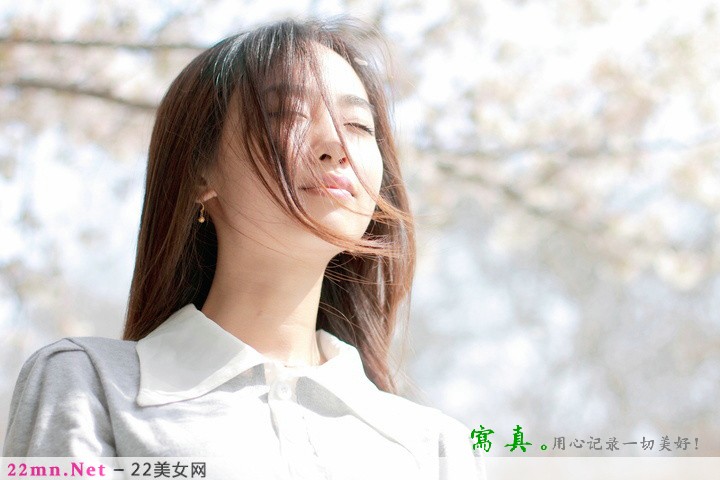 清纯的学院派美女与花比美3