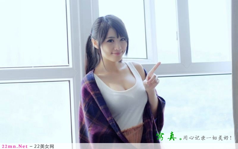 清纯小美女清新写真秀美胸7