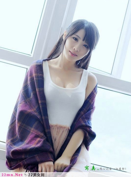 清纯小美女清新写真秀美胸8